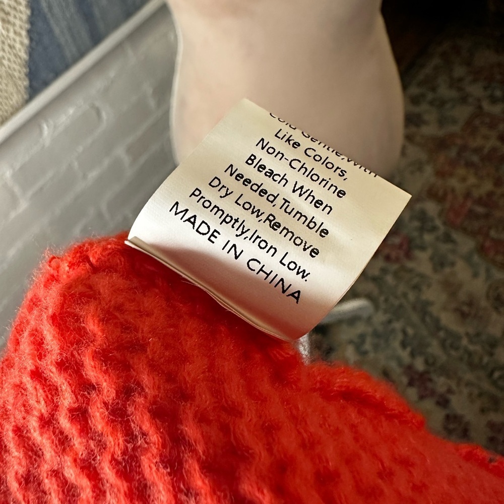 Brand Unknown Red Hooded Knit Cardigan - Picture 8 of 9